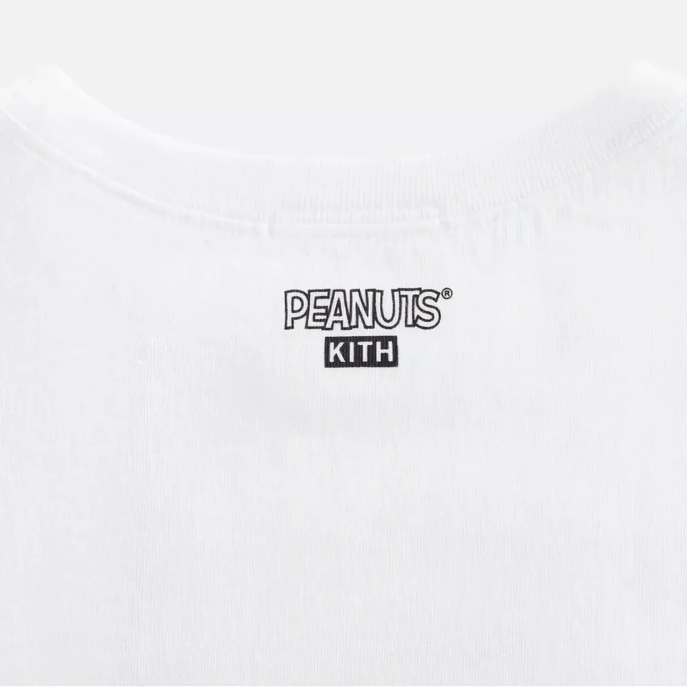 Kith Kids for Peanuts Caroling Tee in White Size Large T-Shirt Kithmas 2023. - Picture 4 of 8